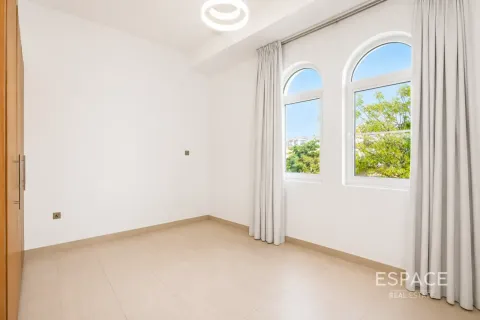 Villa til leie i Jumeirah Park, Dubai, Emiratene 4 soverom, 455 kvm Nr. 738169 - Foto 8