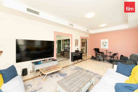 Villa in Dubai, UAE 3 bedrooms, 815.2 sq.m. № 645828 - photo 3
