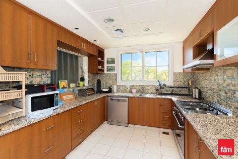 Villa in Dubai, UAE 3 bedrooms, 815.2 sq.m. № 645828 - photo 7