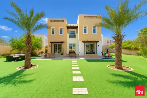 Villa in Dubai, UAE 3 bedrooms, 815.2 sq.m. № 645828 - photo 1