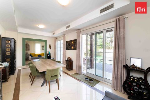 Villa in Dubai, UAE 3 bedrooms, 815.2 sq.m. № 645828 - photo 9