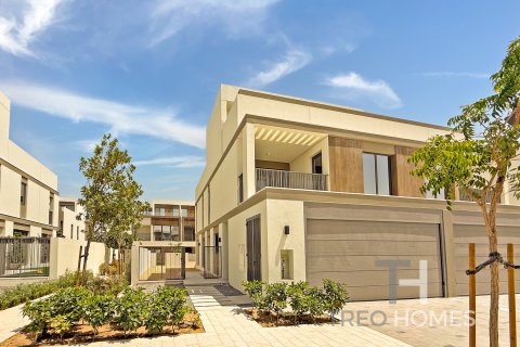 Vilă de închiriat în Tilal Al Ghaf, Dubai, EAU 4 dormitoare, 317 mp.  №597618 - poză 2