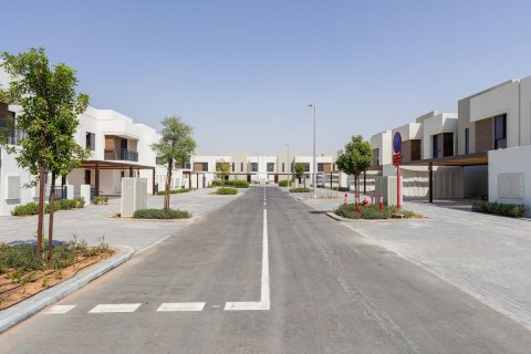 Townhouse on the Yas Island, Abu Dhabi, UAE 3 bedrooms, 214 sq.m. № 594782 - photo 6