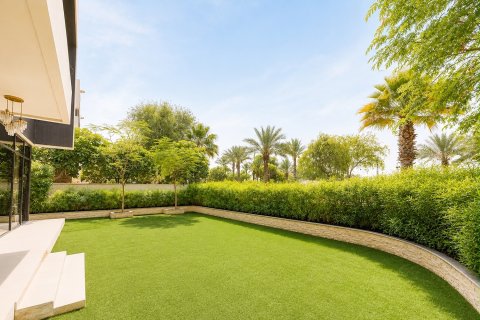 Villa em DAMAC Hills (Akoya by DAMAC), Dubai, EAU 5 quartos, 510.97 m2 № 749820