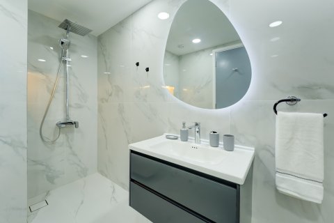 Appartamento in affitto a Downtown Dubai (Downtown Burj Dubai), Dubai, EAU 1 camera da letto, 105.07 mq. № 749929 - foto 9