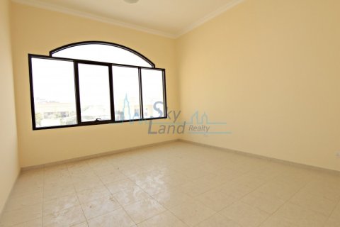 Villa te huur in Al Barsha, Dubai, VAE 4 slaapkamers, 371.6 vr.m., nr 661984 - foto 13
