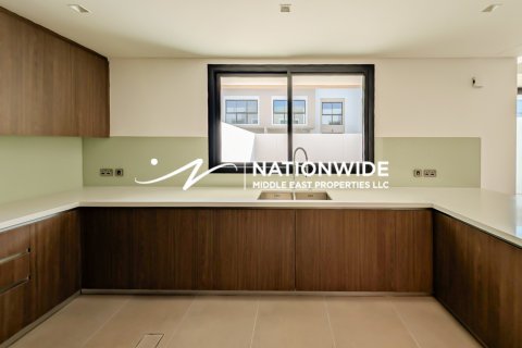 Dvoupatrový byt v Abu Dhabi, SAE 3 ložnice, 292 m² Č.: 661985 - fotografie 5