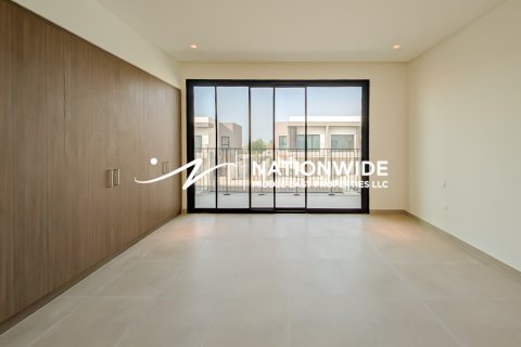 Dvoupatrový byt v Abu Dhabi, SAE 3 ložnice, 292 m² Č.: 661985 - fotografie 2