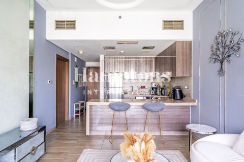 Apartmen di Jumeirah Lake Towers, Dubai, UAE 1 bilik tidur, 73.01989994 meter persegi № 702036 - foto 9