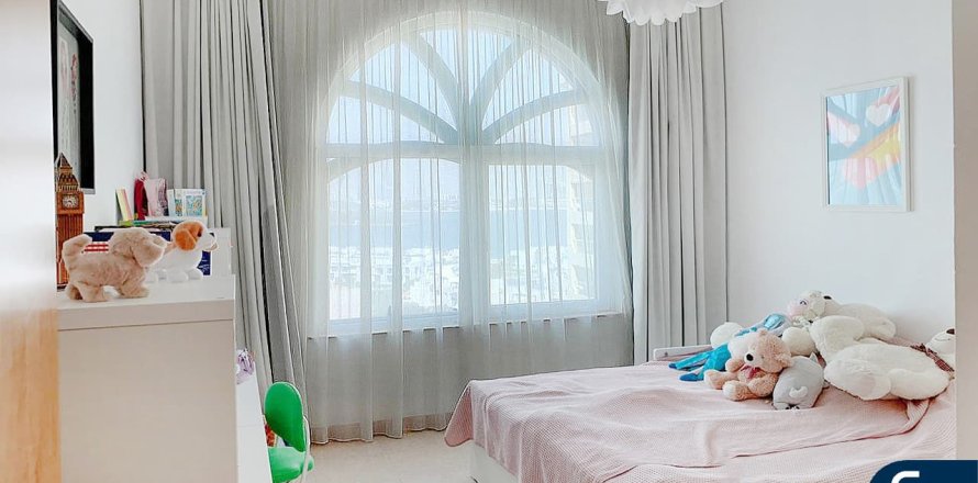 Apartament në Palm Jumeirah, Dubai, Emiratet e Bashkuara Arabe 3 dhoma gjumi, 199 m2. № 698218