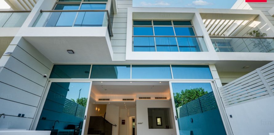 Vilë në Al Furjan, Dubai, Emiratet e Bashkuara Arabe 4 dhoma gjumi, 221.2 m2. № 645652