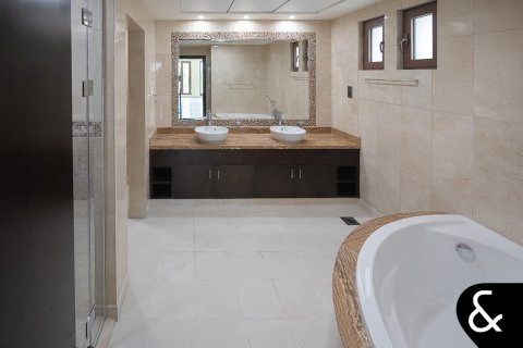 Vilă de vânzare în Palm Jumeirah, Dubai, EAU 5 dormitoare, 1292 mp.  №667548 - poză 13