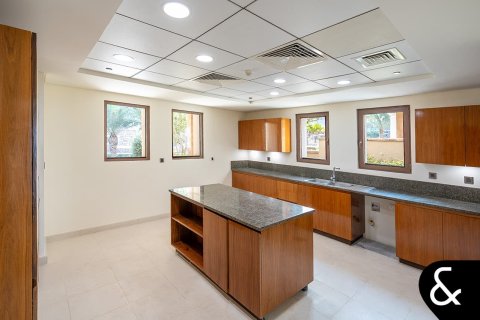 Vilă de vânzare în Palm Jumeirah, Dubai, EAU 5 dormitoare, 1292 mp.  №667548 - poză 16
