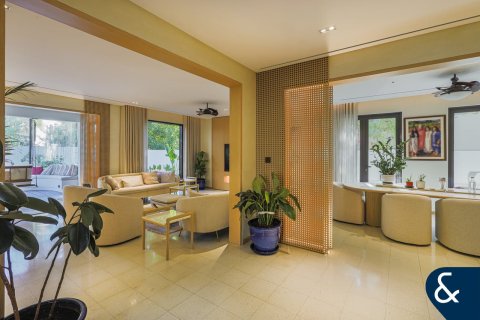 Vilă de vânzare în Meadows, Dubai, EAU 4 dormitoare, 465 mp. №667553 - poză 2