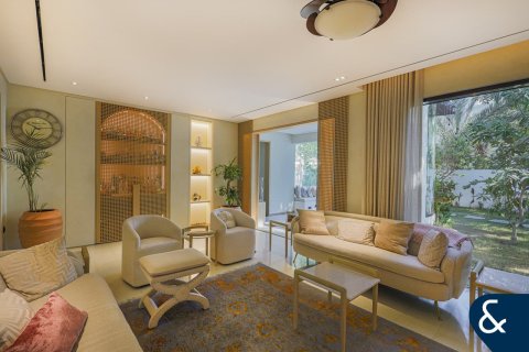 Vilă de vânzare în Meadows, Dubai, EAU 4 dormitoare, 465 mp. №667553 - poză 4
