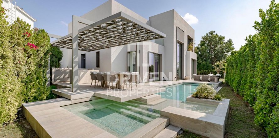 Villa in Jumeirah Islands, Dubai, UAE 4 bedrooms, 493 sq.m. № 602433
