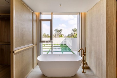 Villa in Jumeirah Islands, Dubai, UAE 4 bedrooms, 493 sq.m. № 602433 - photo 8