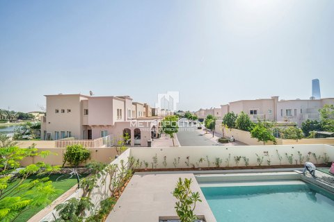 Villa in Meadows, Dubai, UAE 5 bedrooms, 353 sq.m. № 593482 - photo 23