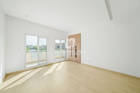 Villa in Meadows, Dubai, UAE 5 bedrooms, 353 sq.m. № 593482 - photo 14
