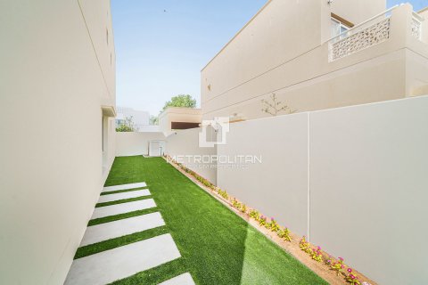 Villa in Meadows, Dubai, UAE 5 bedrooms, 353 sq.m. № 593482 - photo 24