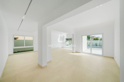 Villa in Meadows, Dubai, UAE 5 bedrooms, 353 sq.m. № 593482 - photo 5