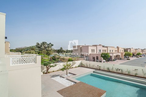 Villa in Meadows, Dubai, UAE 5 bedrooms, 353 sq.m. № 593482 - photo 25
