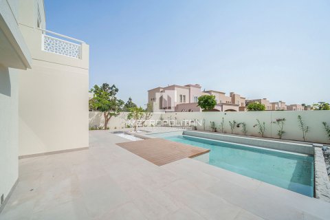 Villa in Meadows, Dubai, UAE 5 bedrooms, 353 sq.m. № 593482 - photo 20