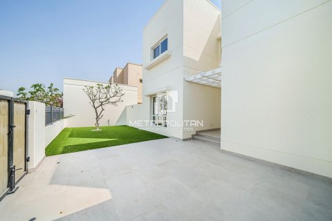 Villa in Meadows, Dubai, UAE 5 bedrooms, 353 sq.m. № 593482 - photo 18