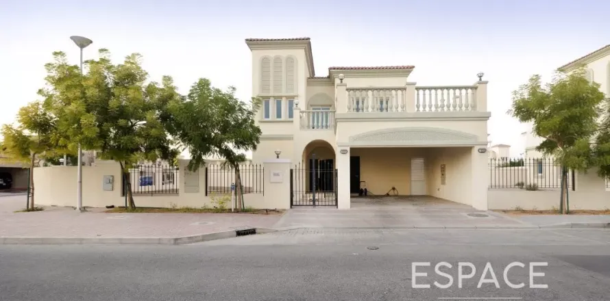 וילה ב Jumeirah Village Triangle, Dubai, איחוד האמירויות 2 חדרי שינה, 251 מ"ר מספר 649907