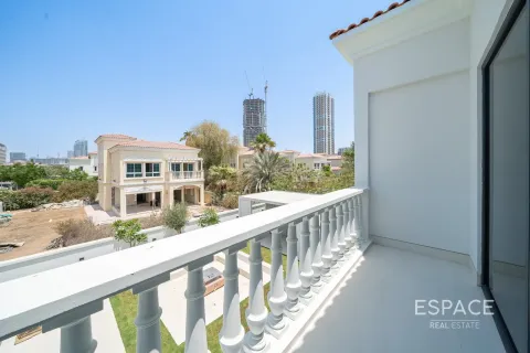 Vilë në Jumeirah Village Triangle, Dubai, Emiratet e Bashkuara Arabe 5 dhoma gjumi, 398 m2. № 649909 - Foto 18