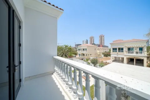 Vilë në Jumeirah Village Triangle, Dubai, Emiratet e Bashkuara Arabe 5 dhoma gjumi, 398 m2. № 649909 - Foto 17