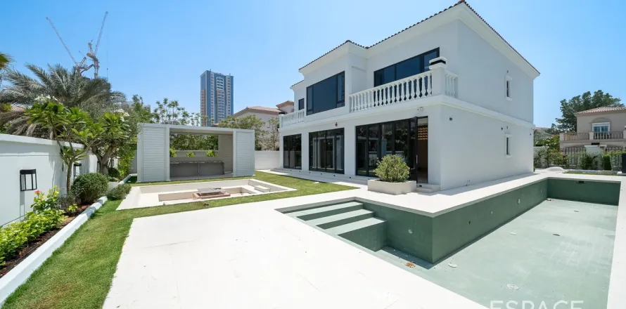 Vilë në Jumeirah Village Triangle, Dubai, Emiratet e Bashkuara Arabe 5 dhoma gjumi, 398 m2. № 649909