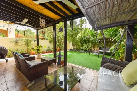 Villa till försäljning i The Springs, Dubai, UAE 3 sovrum, 237 kvm Nr. 649905 - fotografi 15