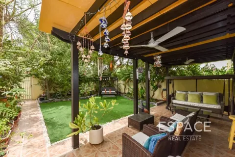 Villa till försäljning i The Springs, Dubai, UAE 3 sovrum, 237 kvm Nr. 649905 - fotografi 16