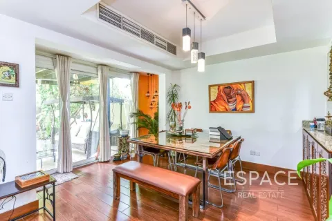 Villa till försäljning i The Springs, Dubai, UAE 3 sovrum, 237 kvm Nr. 649905 - fotografi 3