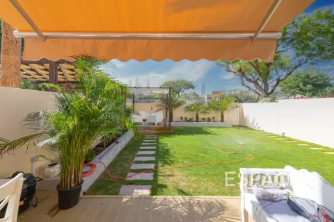 Villa till försäljning i The Lakes, Dubai, UAE 3 sovrum, 234 kvm Nr. 649908 - fotografi 16