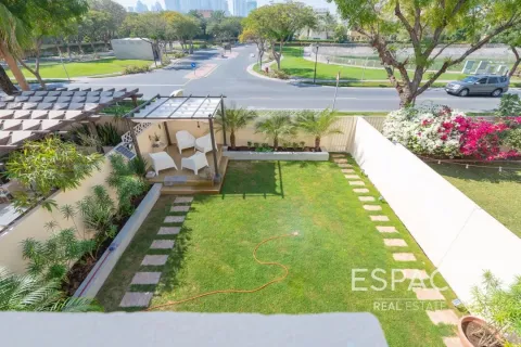 Villa till försäljning i The Lakes, Dubai, UAE 3 sovrum, 234 kvm Nr. 649908 - fotografi 19