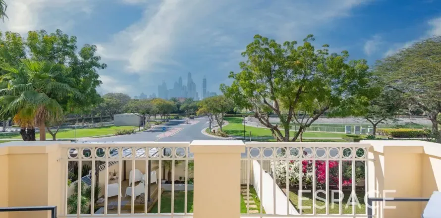 Villa i The Lakes, Dubai, UAE 3 sovrum, 234 kvm Nr. 649908
