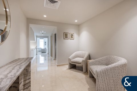 Villa à vendre à Dubai Marina, Dubai, EAU 3 chambres, 811 m2 № 667182 - photo 16