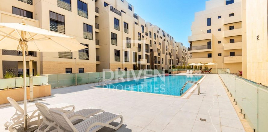 Квартира в Мирдиф, Дубай, ОАЭ 3 спальни, 182м2 № 602085