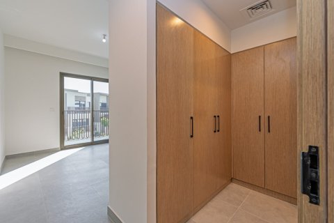 Вилла Dubai Land, Дубай, БАӘ-да 3 жатын бөлмелер, 161 м² № 708595