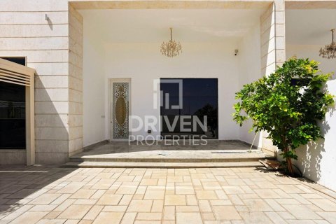 Nadd Al Sheba, Dubai, BAE’de kiralık villa 5 yatak odası, 929.96 m² No 746014 - fotoğraf 2