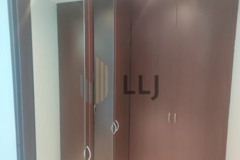Appartamento in affitto a Abu Dhabi, EAU 4 camere da letto, 361.5 mq. № 601118 - foto 13