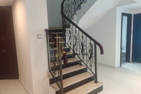 Appartamento in affitto a Abu Dhabi, EAU 4 camere da letto, 361.5 mq. № 601118 - foto 17