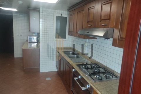 Appartamento in affitto a Abu Dhabi, EAU 4 camere da letto, 361.5 mq. № 601118 - foto 6