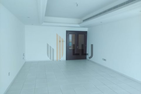 Appartamento in affitto a Abu Dhabi, EAU 4 camere da letto, 361.5 mq. № 601118 - foto 16