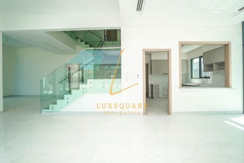 Üürile anda villa asukohaga Al Furjan, Dubai, AÜE: 5 magamistoaga, 570 m² Nr 726143 - pilt 27