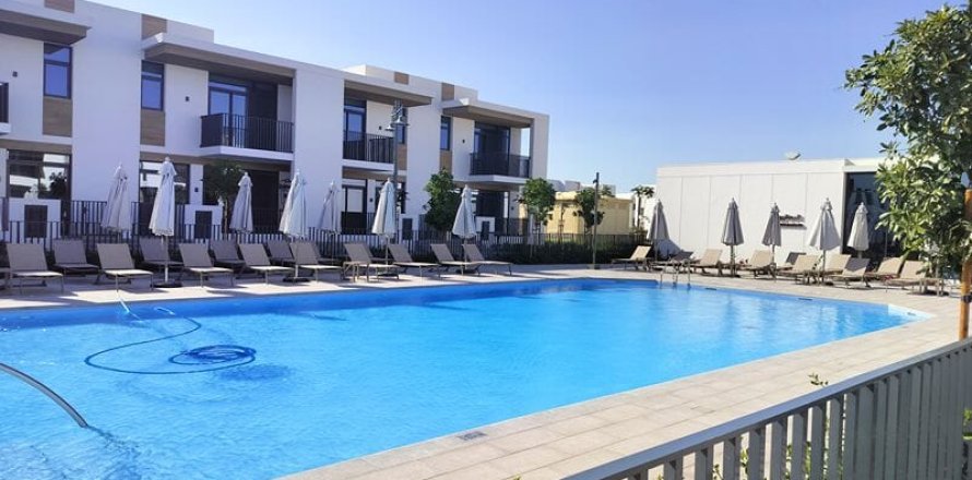 Řadový dům v Arabian Ranches 3, Dubai, SAE 3 ložnice, 130 m² Č.: 726038