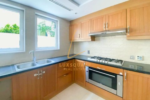 Villa til leje i Jumeirah Park, Dubai, UAE 3 soveværelser, 700 kvm № 726144 - foto 5