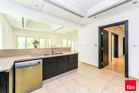 Vila di Al Furjan, Dubai, UAE 4 bilik tidur, 644.5 meter persegi № 703620 - foto 13